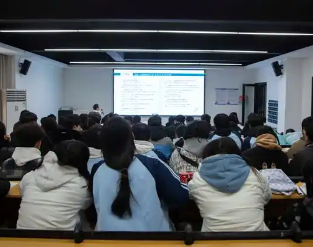 心理环境给后进生以鼓舞和希望也能