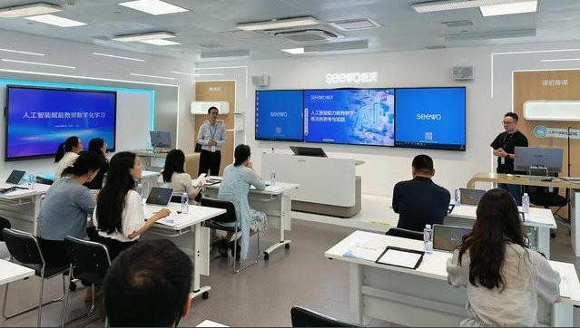 深化分类聘用和分类点评有用激起教师队伍立异才能与生机