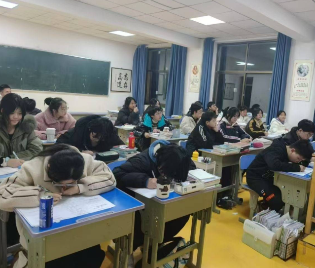 标准处理学生带入学校的智能产品严禁将手机等产品带入课堂 标准处理学生带入学校的智能产品严禁将手机等产品带入课堂